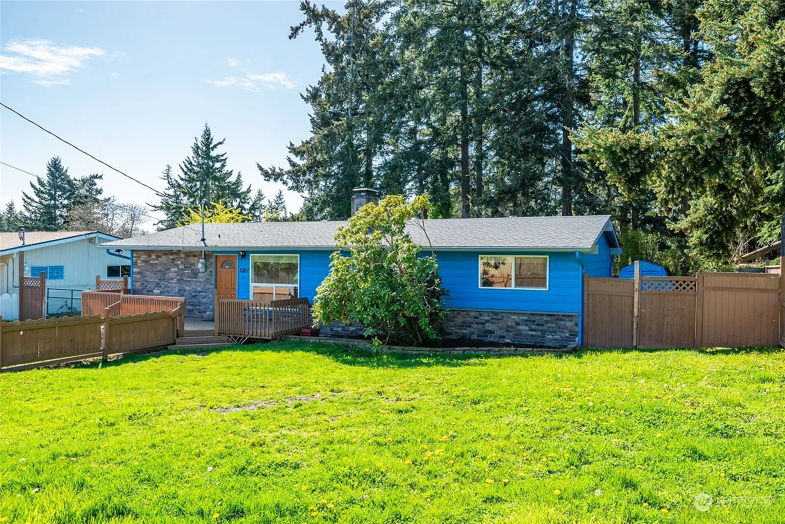 1081 SW Heller Street photo 1