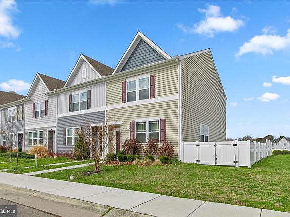 3rd image of 400 Wood Duck Dr