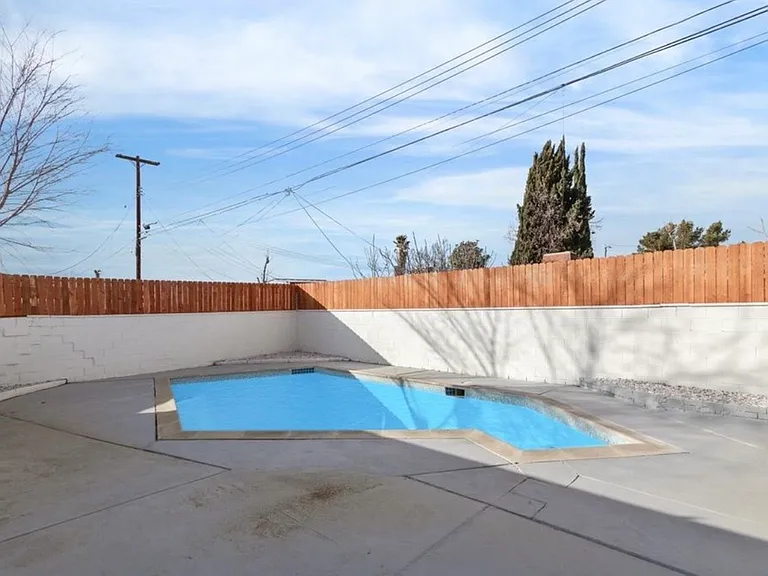 1121 W Holguin St — Photo 22