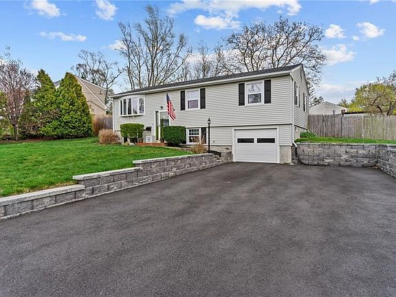 3rd image of 188 Weeden Dr
