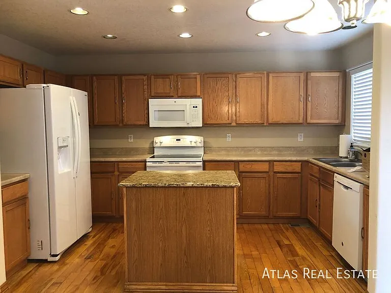 1316 S Alton Ct — Photo 10