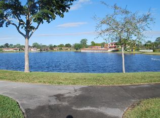 541 Franconia Cir, Lake Worth, FL 33467