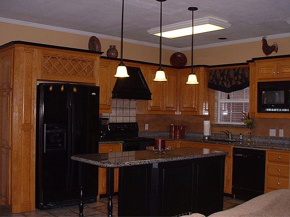 Granite counters, drop & under counter lights  
