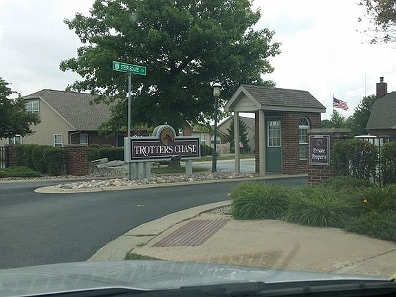 Entrance to Trotters Chase