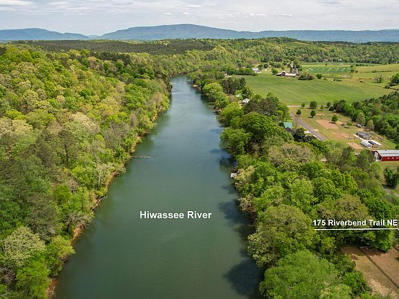 3rd image of 175 Riverbend Trl NE