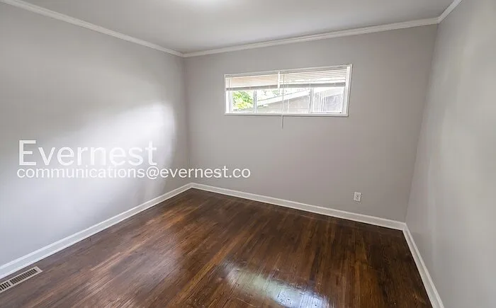 1232 Oakwood St — Photo 16
