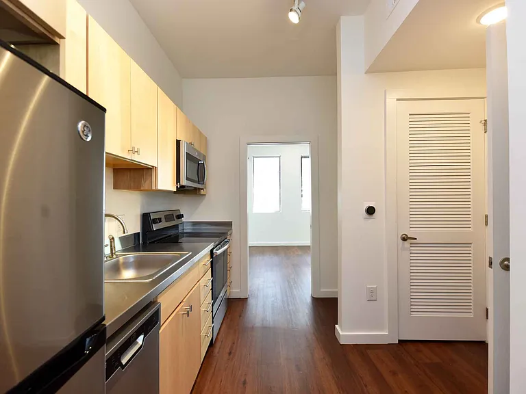 The Eastland — Photo 15