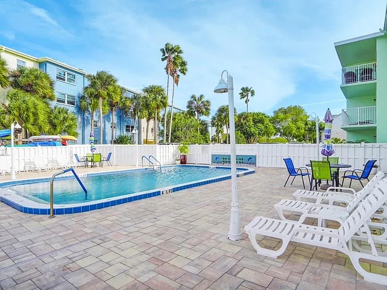 464 N Paula Dr #211 — Photo 49