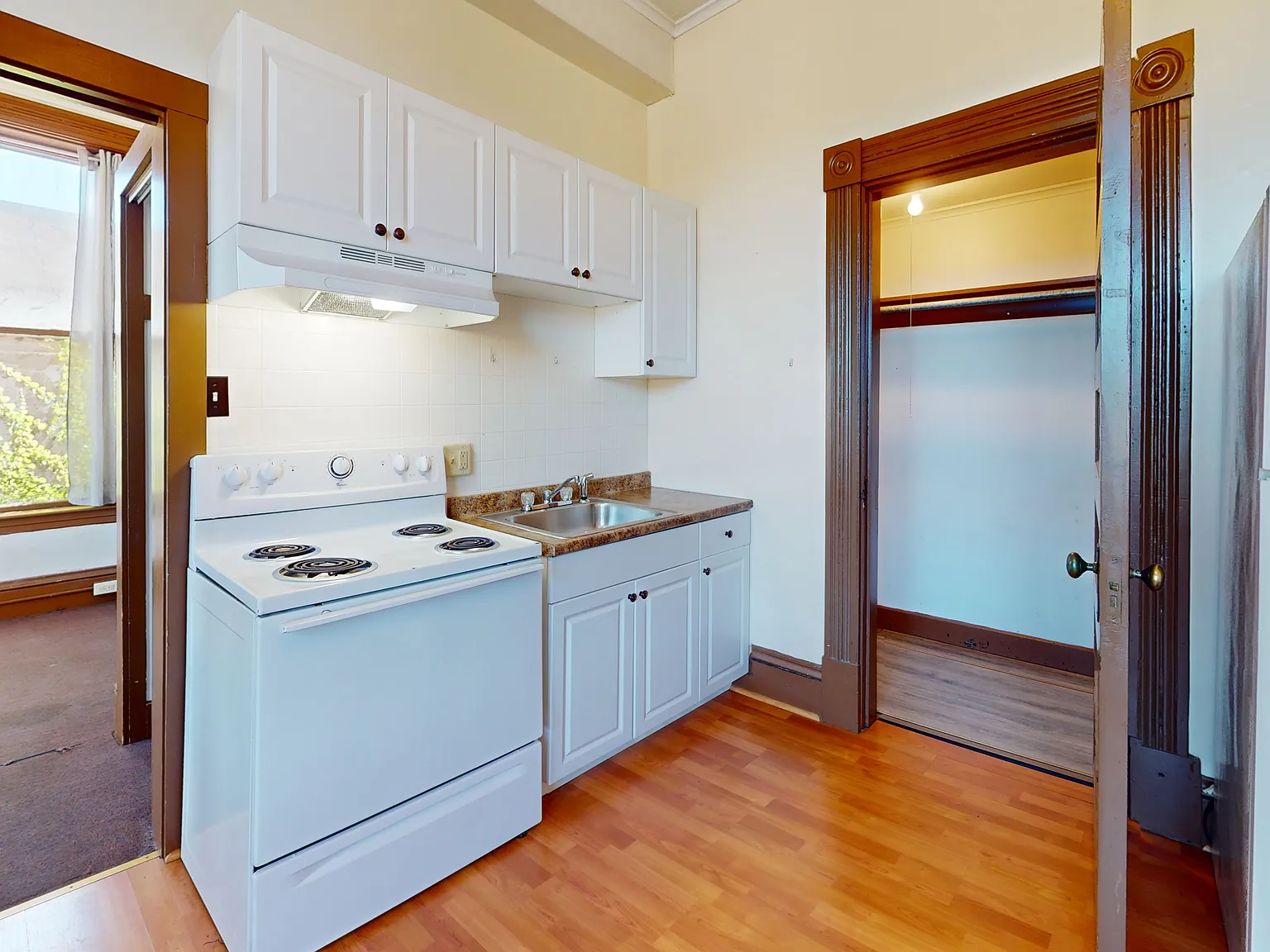 1 bed, 330 sqft, $1,395 — Photo 2