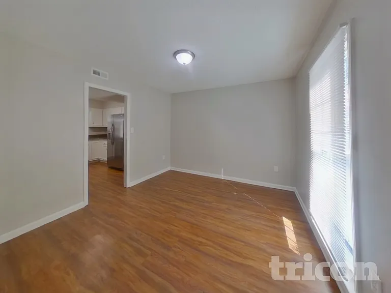 8339 Mission Hills Rd — Photo 4