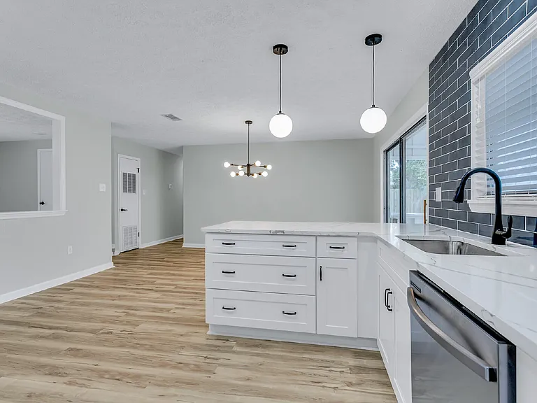 13 Oxford Ct — Photo 12