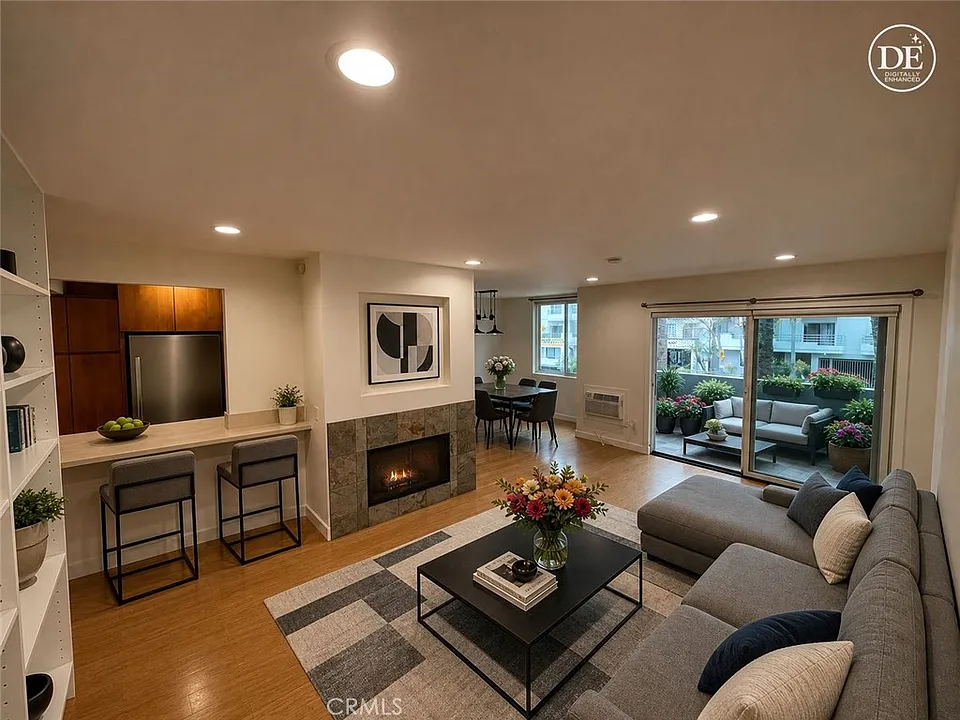 1124 N La Cienega Blvd #202