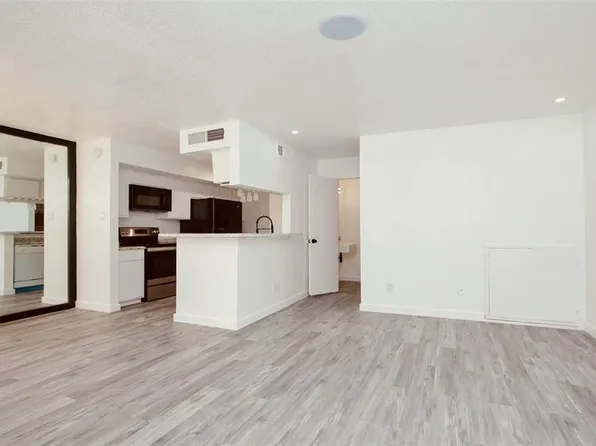 6633 W Airport Blvd APT 1406, Houston, TX 77035