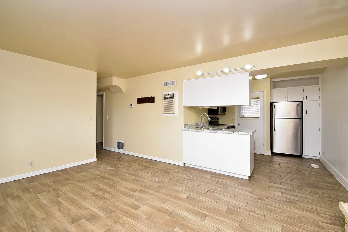 Building Photo - 7211 S Ramanee Dr