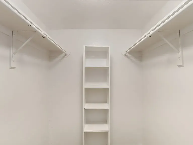Rayside Residences — Photo 16
