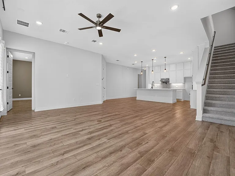 508 Pinnacle View Dr — Photo 4
