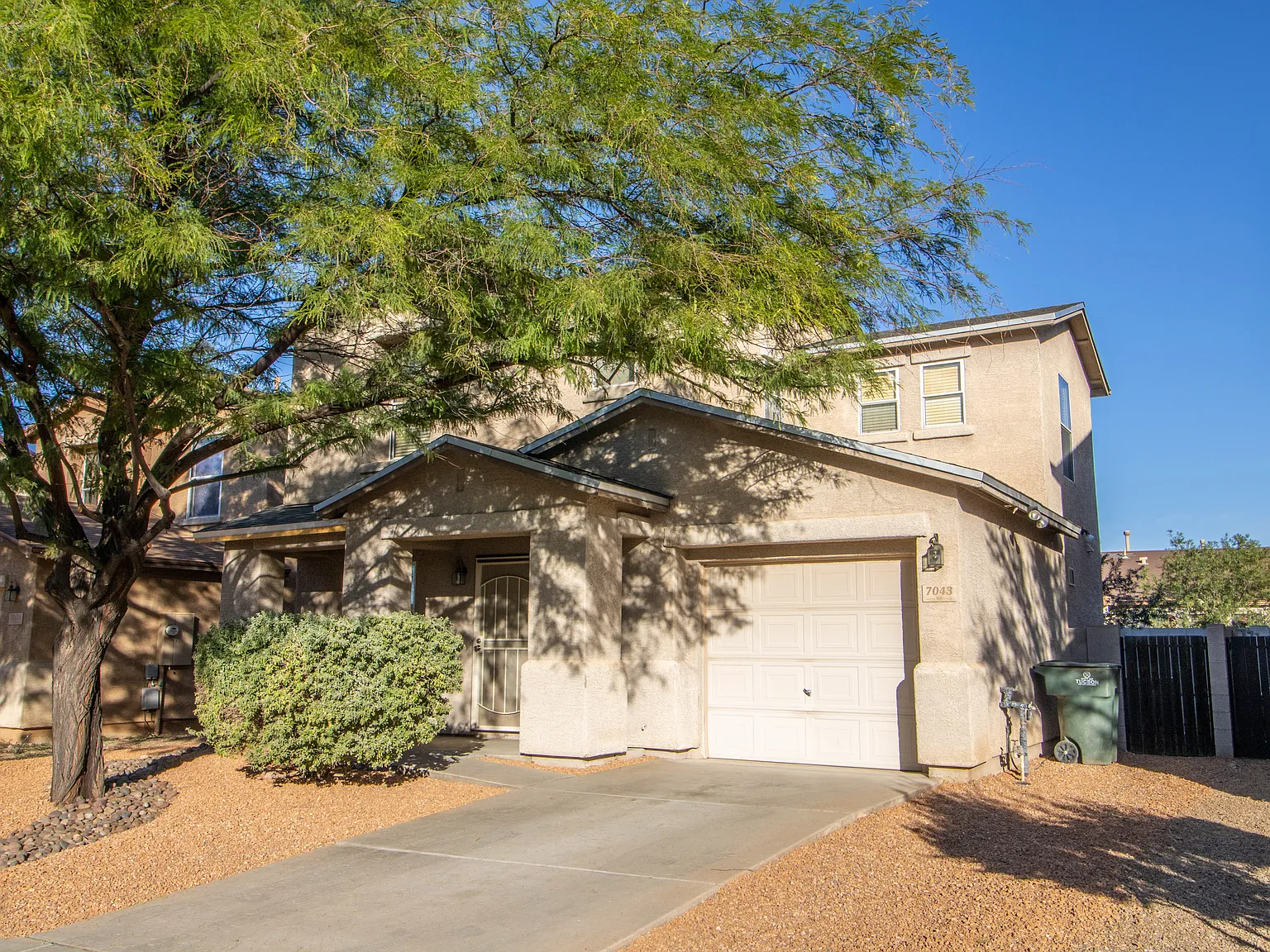 3 bed, 1212 sqft, $1,450 — Photo 1