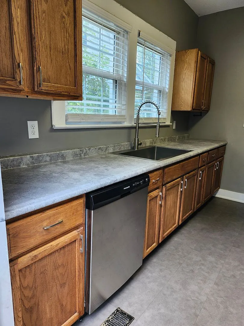 3 bedroom 1.5 baths in Belvoir Area of East Ridge, TN — Photo 2