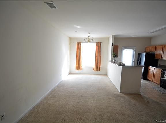 4th image of 7767 Abigail Glen Dr
