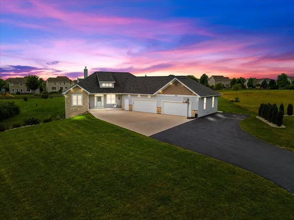 1811 Misty Ridge LANE, Grafton, WI 53024
