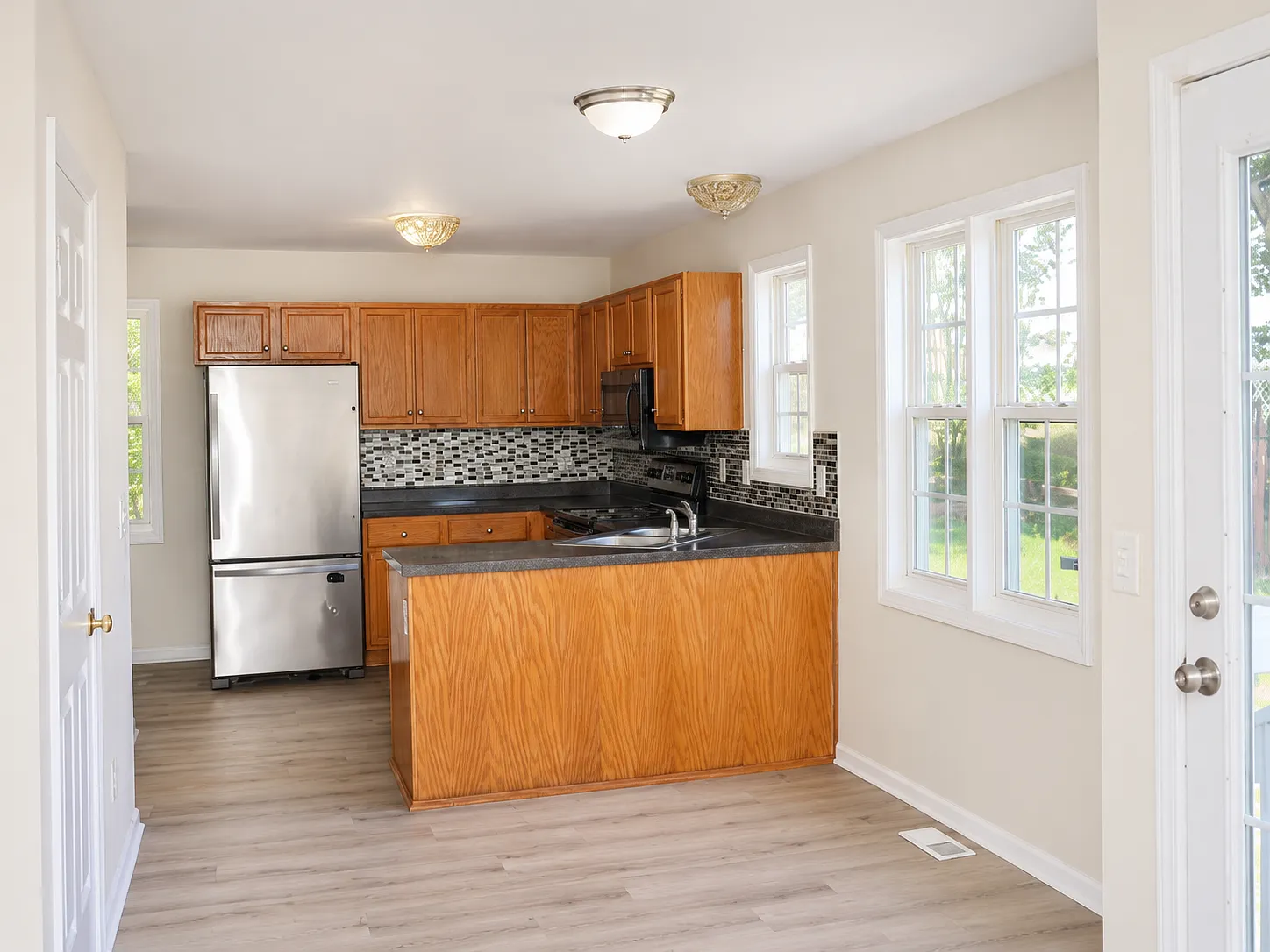 3 bed, 1392 sqft, $2,250 — Photo 4
