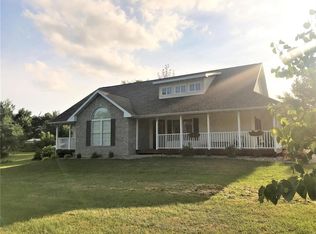 49464 Nolan Dr, Hannibal, MO 63401