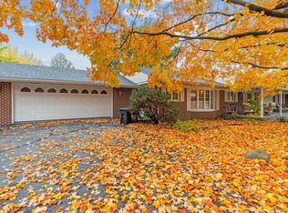 2111 Sandy Hollow Rd, Rockford, IL 61109