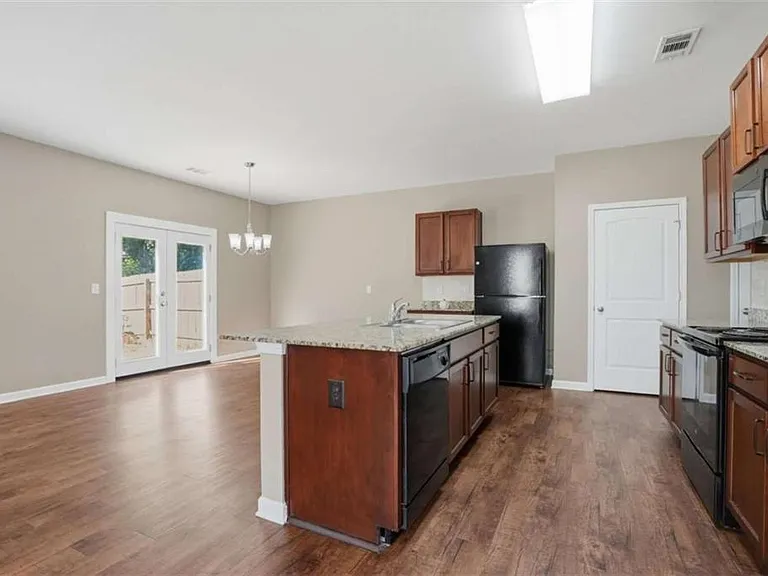 514 Altama Way — Photo 3