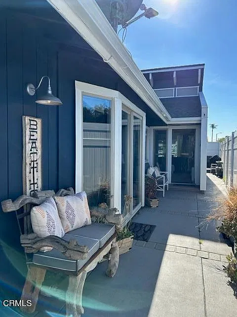 2 bed, 2.0 bath, 1376 sqft, $5,200 — Photo 3