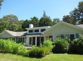 128 Edgemere Dr, Southampton, NY 11968