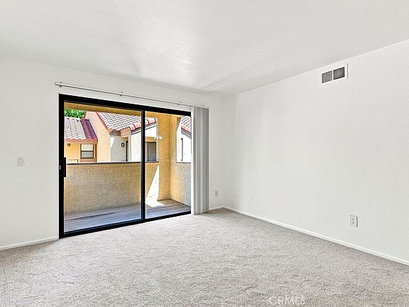 5th image of 1134 W Blaine St APT 202