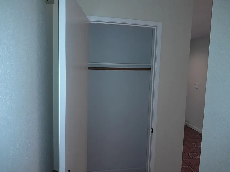 Extra storage: Cloakroom