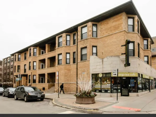 561 W Briar Pl, Chicago, IL 60657