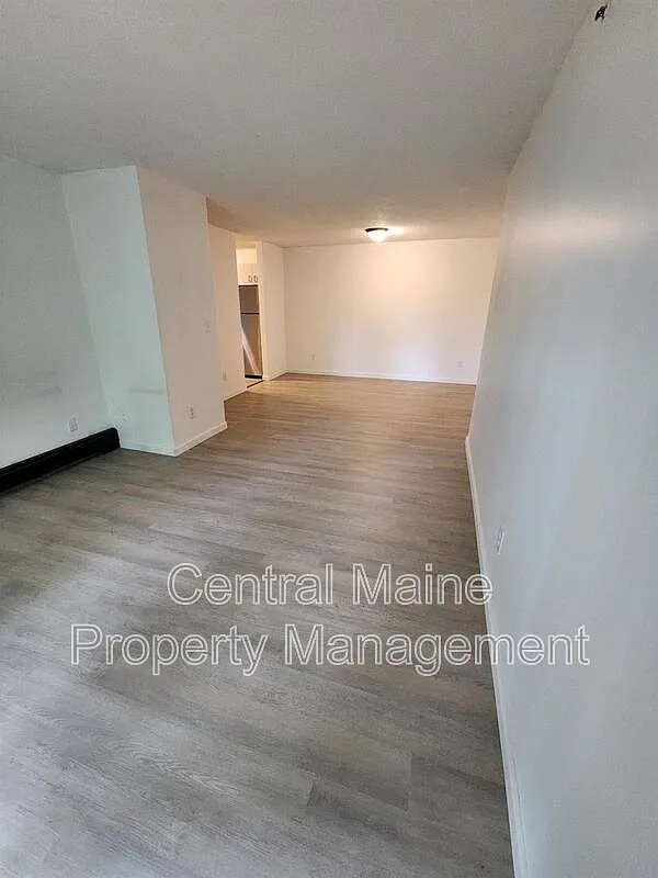 2 bed, 1.0 bath, $1,650 — Photo 2