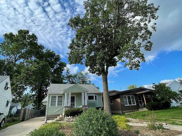 1641 W Adams St — Photo 1