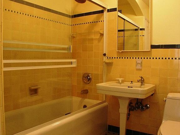 5th image of 2360 Pacific Ave APT 204