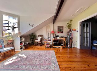 9 W Main St, North Kingstown, RI 02852