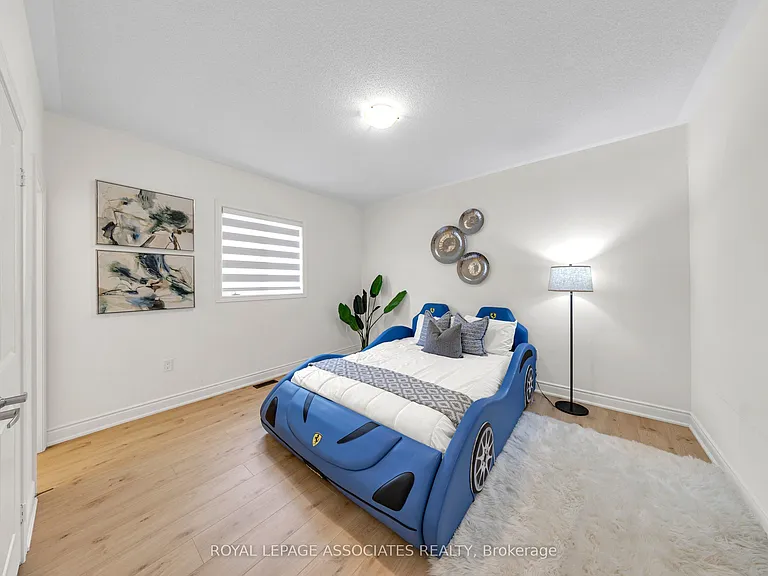 2215 Beckman Cres #UPPER — Photo 32