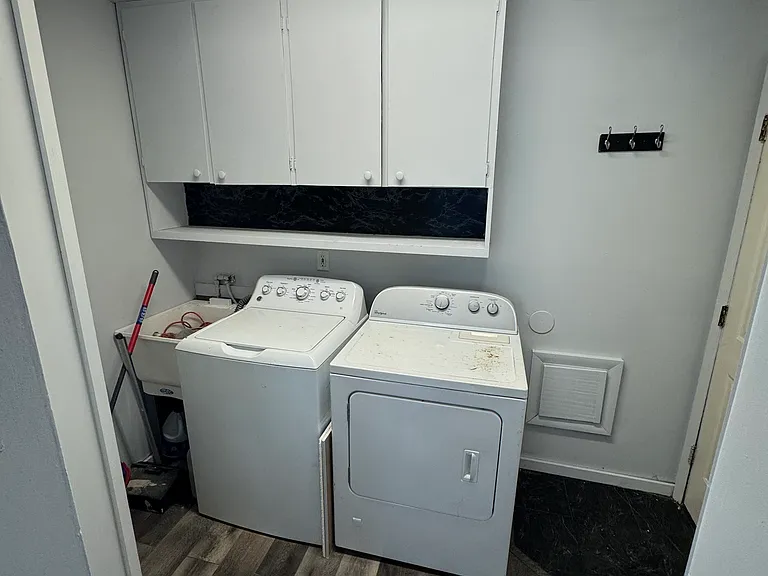 15424 Oldham St — Photo 18