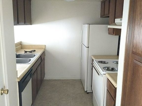 4th image of 1021 Chestnut St APT D13