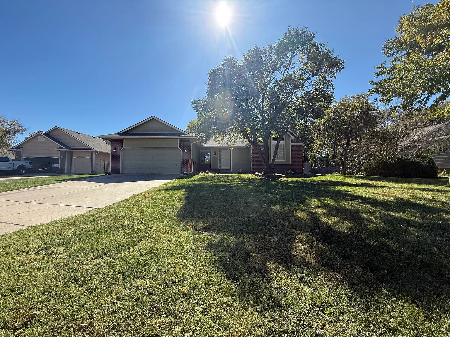 5 bed, 2383 sqft, $2,295 — Photo 1