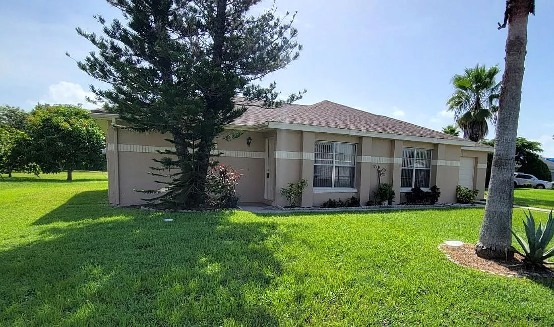 985 Hickory Ct — Photo 4
