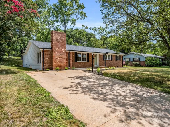 164 N Woodland Ave, Forest City, NC 28043