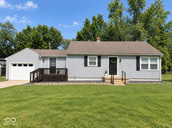 400 Orchard Ln, Greenwood, IN 46142