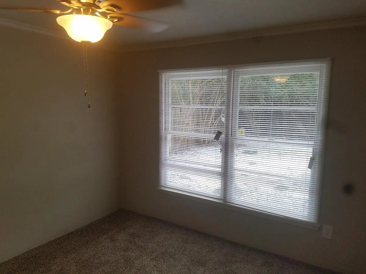 2 bed, 950 sqft, $1,350 — Photo 4