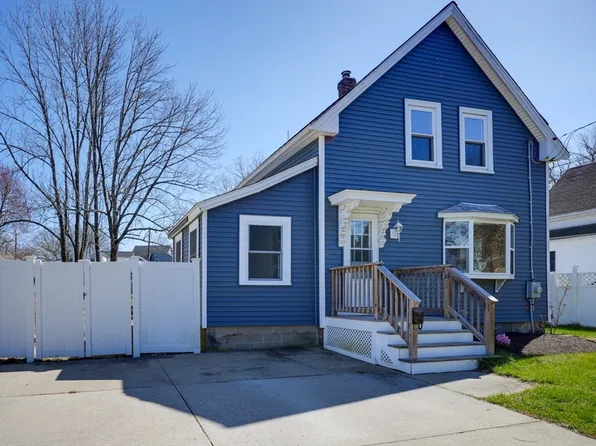 30 Pearl St, Bellingham, MA 02019