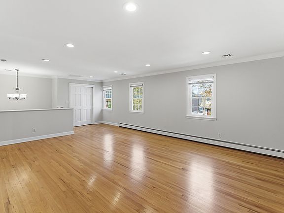 2nd image of 72 Prospect St Floor 2