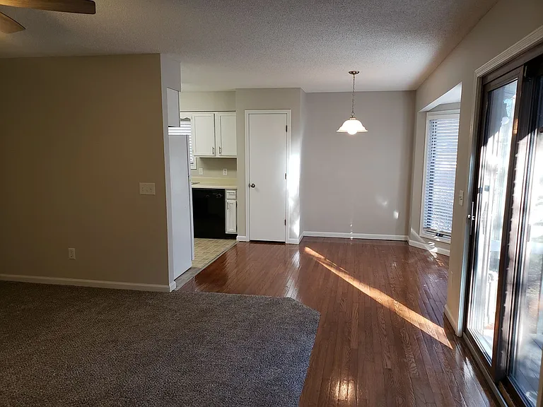 1432 S Arcadia Ave — Photo 3
