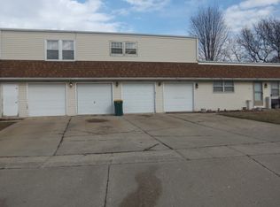 1506 E Stonehenge Dr, Sycamore, IL 60178