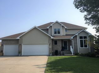9121 Merryvale Dr, Lincoln, NE 68526
